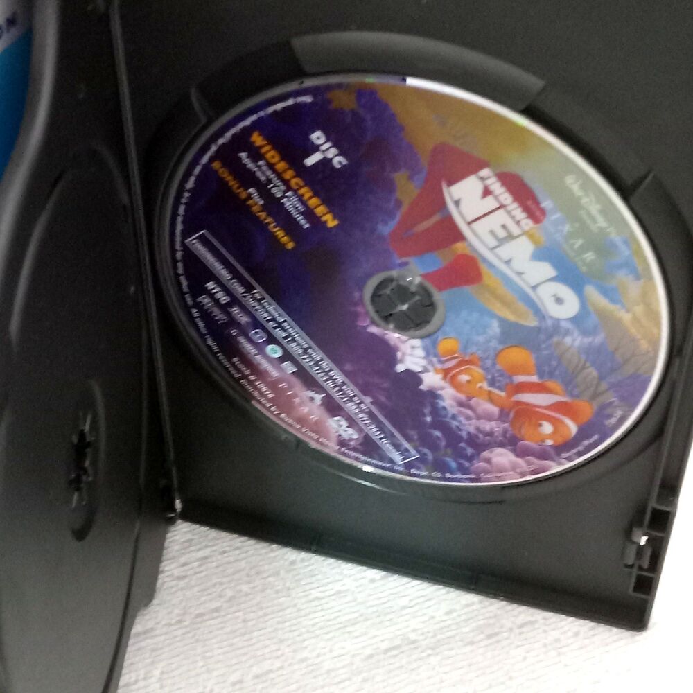 Pixar Finding NEMO DVD 2 Disk Collector’s Edition Walt Disney Fish Cartoon - Picture 3 of 5